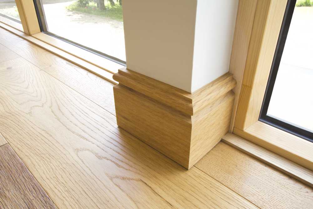 Các mẫu ốp chân tường bằng gỗ không cầu kỳ mang đến không gian nhẹ nhàng, tinh tế 