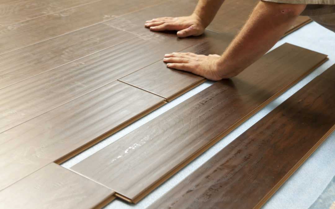 Sàn gỗ Laminate được sản xuất bởi hệ thống dây chuyền hiện đại nên gồm có 4 lớp cấu tạo chính