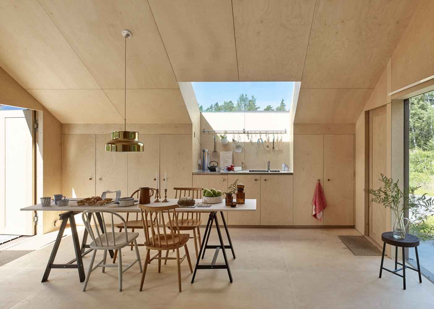 Ván ép Plywood được sáng tạo làm trần nhà vô cùng độc đáo 