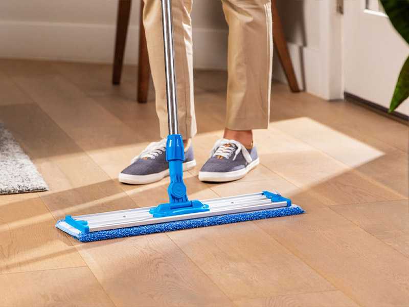 Nước lau sàn gỗ giúp bảo vệ ván sàn nhà không bị hư hỏng